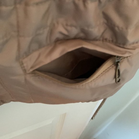 Lightweight reversible brown/beige vest - Picture 4 of 8